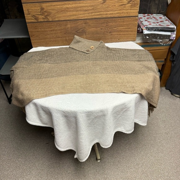 Women's Tan Knit Sweater Poncho size medium but would fit an XL - Picture 2 of 5